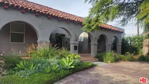 3003 Vineyard Ave, Los Angeles, CA 90016