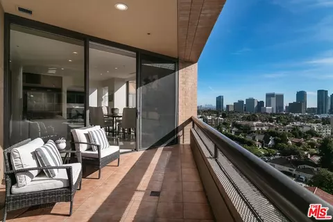 10430 Wilshire Blvd #806, Los Angeles, CA 90024