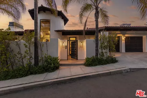 2165 Castilian Dr, Los Angeles, CA 90068