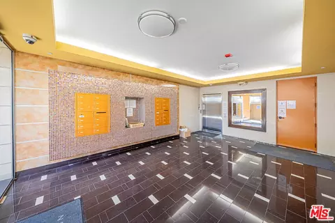 871 Crenshaw Blvd #103, Los Angeles, CA 90005