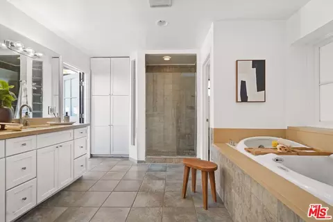 Bath - 4302 Saint Clair Ave, Studio City, CA 91604 photo 5 of 7