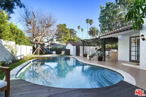 Exterior - 4302 Saint Clair Ave, Studio City, CA 91604 photo 5 of 16