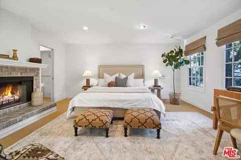 Bedroom - 4302 Saint Clair Ave, Studio City, CA 91604 photo 3 of 7
