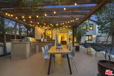 Exterior - 4302 Saint Clair Ave, Studio City, CA 91604 photo 10 of 16