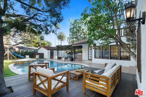 Exterior - 4302 Saint Clair Ave, Studio City, CA 91604 photo 6 of 16