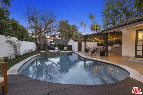 Exterior - 4302 Saint Clair Ave, Studio City, CA 91604 photo 8 of 16