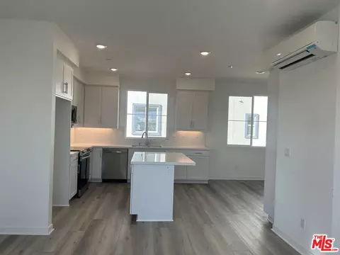 646 Dawson Ave, Long Beach, CA 90814 photo 5
