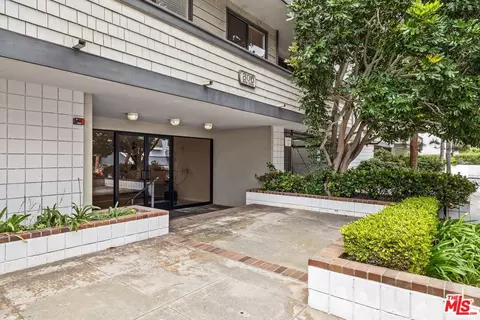 306 Bora Bora Way #105, Marina Del Rey, CA 90292