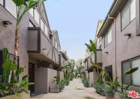 1118 E Palmer Ave #114, Glendale, CA 91205