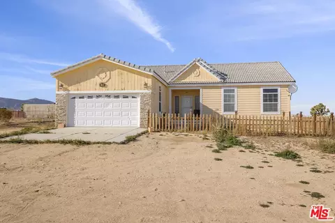 13072 Anderson Ranch Rd, Phelan, CA 92371