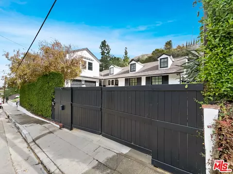 3750 Stone Canyon Ave, Sherman Oaks, CA 91403