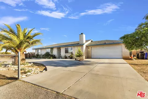 21245 Truchas Rd, Apple Valley, CA 92308