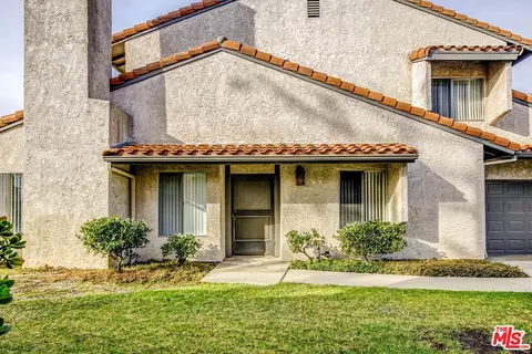 19133 Index St #8, Northridge, CA 91326