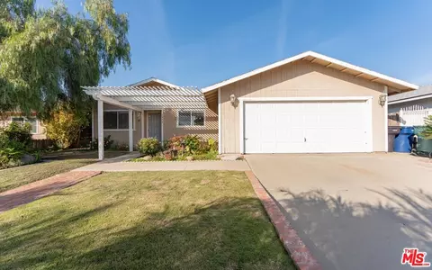 1458 E Cerritos Ave, Tulare, CA 93274