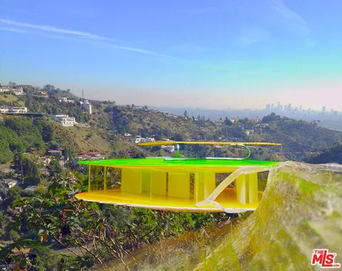 8365 Wyndham Rd, Los Angeles, CA 90046