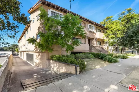 1471 N Fair Oaks Ave, Pasadena, CA 91103