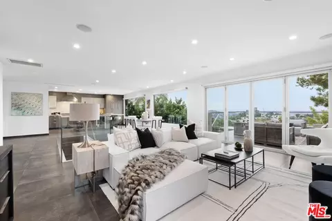 3419 Wonder View Dr, Los Angeles, CA 90068