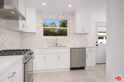 6249 Langdon Ave, Van Nuys, CA 91411 photo 3