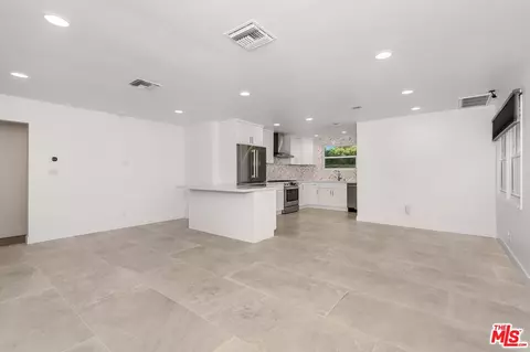 6249 Langdon Ave, Van Nuys, CA 91411 photo 4