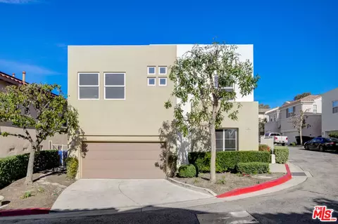 5699 Como Cir #23, Woodland Hills, CA 91367