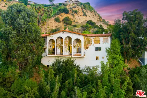 2299 Gloaming Way, Beverly Hills, CA 90210