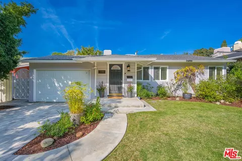 10757 Queensland St, Los Angeles, CA 90034