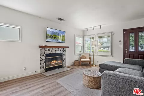 7113 Rhea Ave, Reseda, CA 91335 photo 2