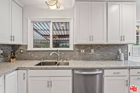 7113 Rhea Ave, Reseda, CA 91335 photo 8