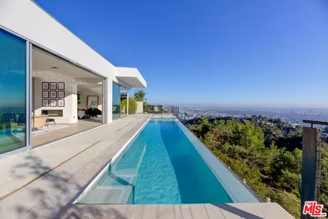7048 Macapa Dr, Los Angeles, CA 90068