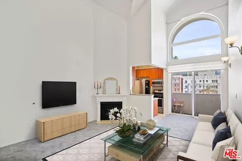 620 S Gramercy Pl #431, Los Angeles, CA 90005