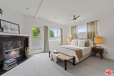 550 Vernon Ave #D, Venice, CA 90291