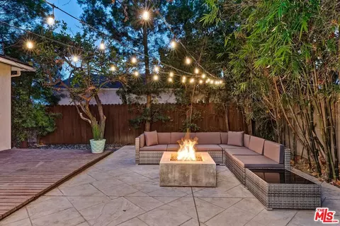 8115 Darby Ave, Reseda, CA 91335 photo 46