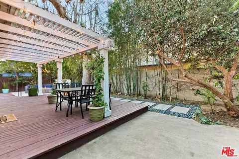8115 Darby Ave, Reseda, CA 91335 photo 36