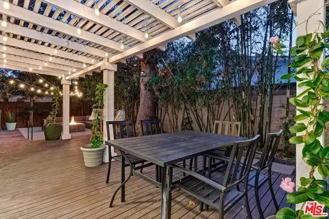 8115 Darby Ave, Reseda, CA 91335 photo 50