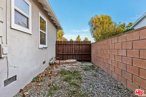 8115 Darby Ave, Reseda, CA 91335 photo 41