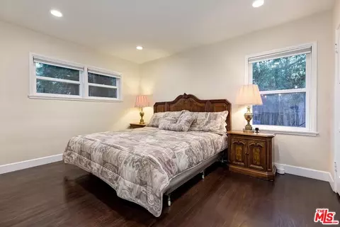 8115 Darby Ave, Reseda, CA 91335 photo 20