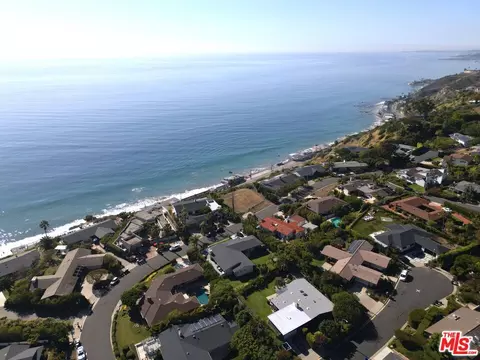 20484 Roca Chica Dr, Malibu, CA 90265