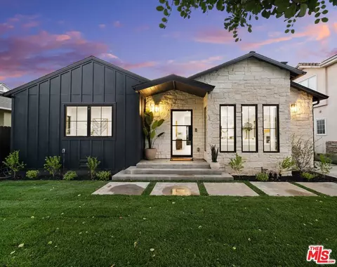 7931 Stewart Ave, Los Angeles, CA 90045