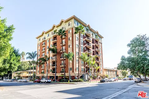 700 S Ardmore Ave #403, Los Angeles, CA 90005