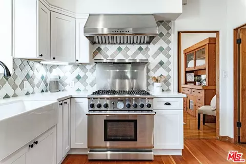 Kitchen - 2135 E Orange Grove Blvd, Pasadena, CA 91104 photo 4 of 4
