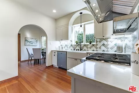 Kitchen - 2135 E Orange Grove Blvd, Pasadena, CA 91104 photo 2 of 4