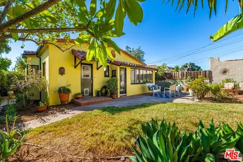 Exterior - 2135 E Orange Grove Blvd, Pasadena, CA 91104 photo 4 of 6