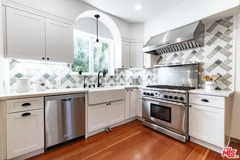 Kitchen - 2135 E Orange Grove Blvd, Pasadena, CA 91104 photo 1 of 4