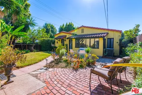 Exterior - 2135 E Orange Grove Blvd, Pasadena, CA 91104 photo 5 of 6