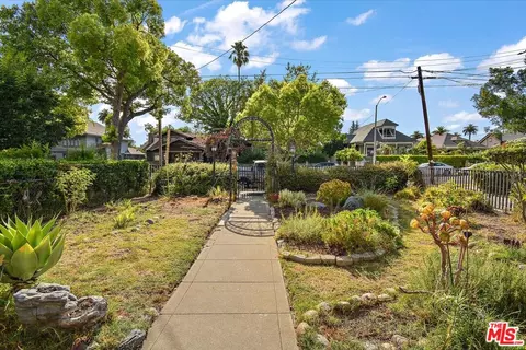448 N Summit Ave, Pasadena, CA 91103 photo 2