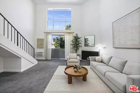 11645 Montana Ave #322, Los Angeles, CA 90049
