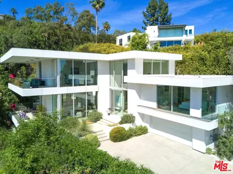 1267 St Ives Pl, Los Angeles, CA 90069