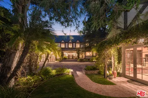 2781 Benedict Canyon Dr, Beverly Hills, CA 90210