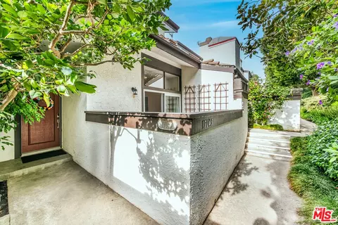 17145 Palisades Cir #90, Pacific Palisades, CA 90272