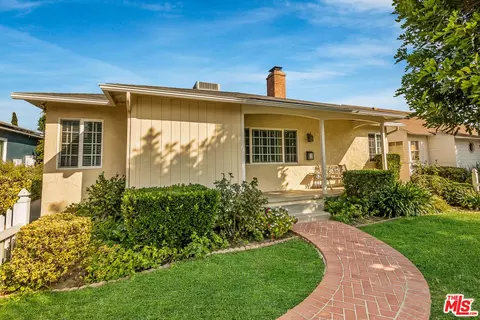 5836 Burnet Ave, Sherman Oaks, CA 91411 photo 2